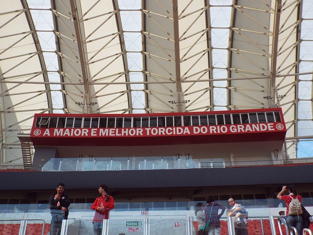 正努力重返 正努力重返